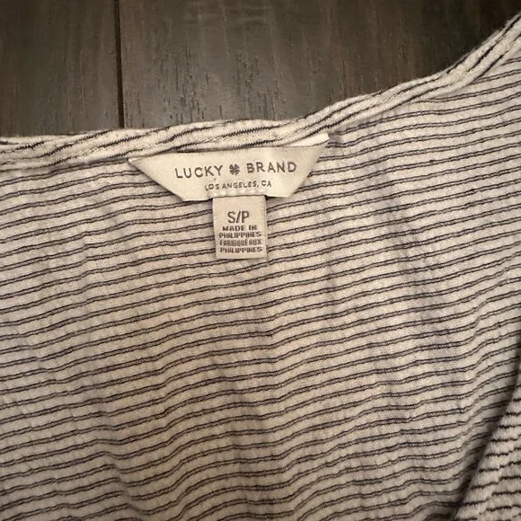 Lucky Brand | twist front peplum top | sz small - Picture 2 of 3